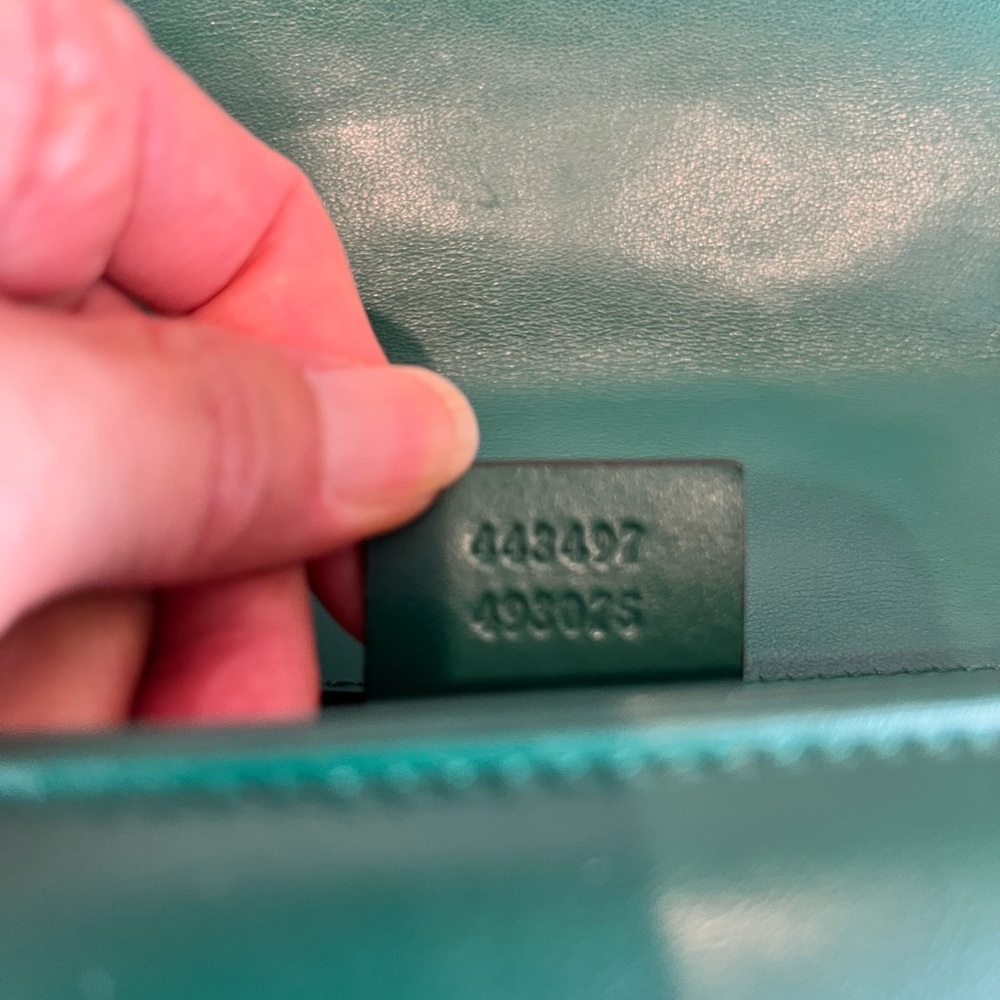 Green Gucci Small GG Marmont Matelasse Shoulder Bag - Picture 6 of 17